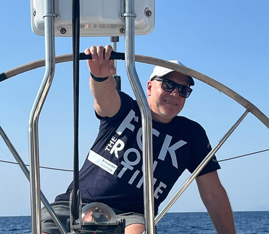 Капитан за штурвалом